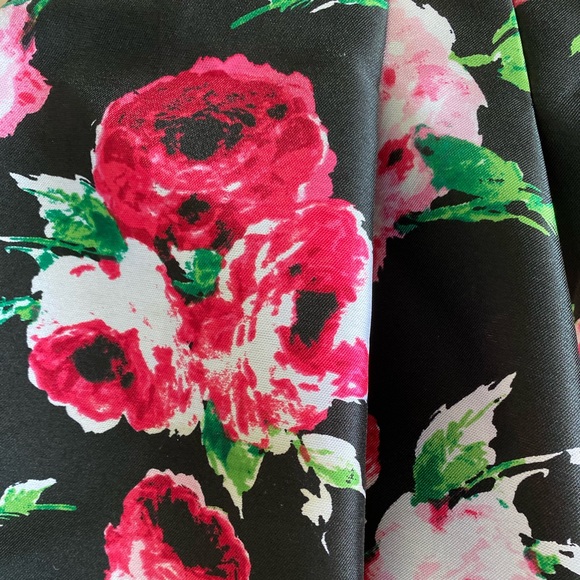 Two piece skirt and cropped tank - Picture 5 of 9